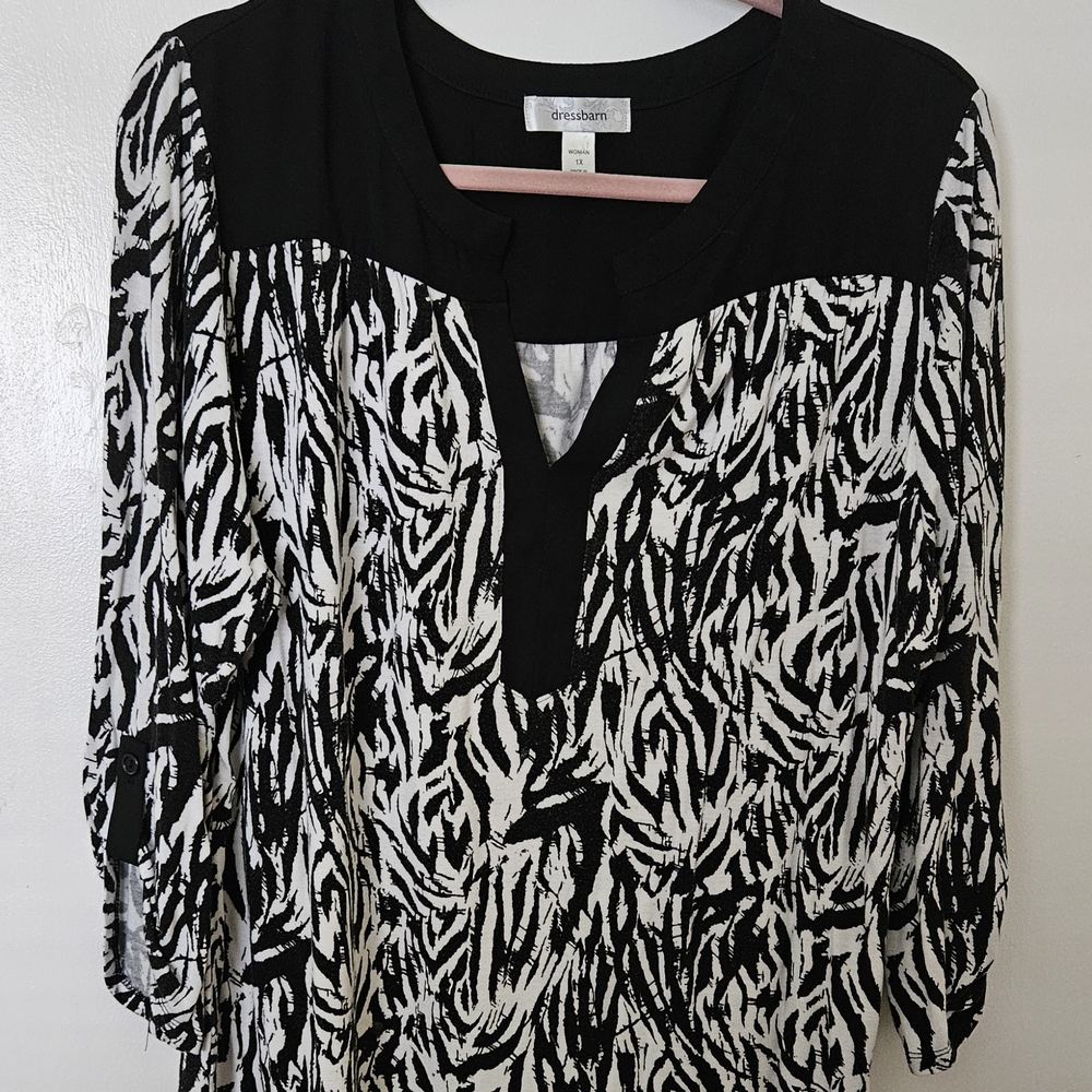 Dressbarn Black and White Women's Top